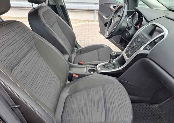 Opel Astra cena 40000 przebieg: 184000, rok produkcji 2014 z Głogów małe 326